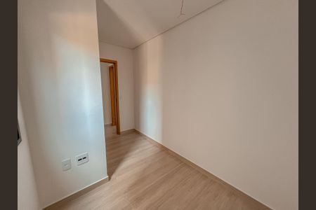 Casa à venda com 50m², 2 quartos e 2 vagas