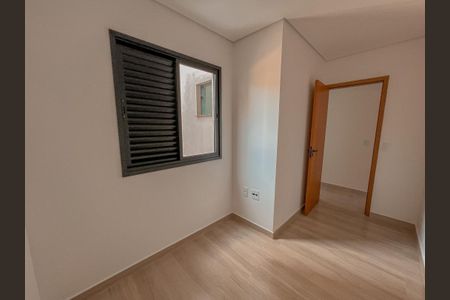 Casa à venda com 50m², 2 quartos e 2 vagas
