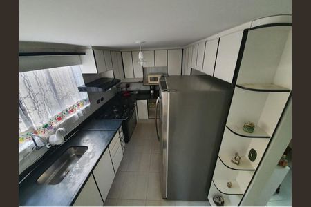 Casa à venda com 266m², 3 quartos e 3 vagas