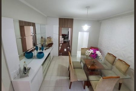 Casa à venda com 266m², 3 quartos e 3 vagas