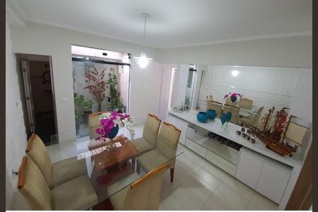 Casa à venda com 3 quartos, 266m² em Vila Scarpelli, Santo André