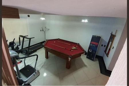 Casa à venda com 3 quartos, 266m² em Vila Scarpelli, Santo André