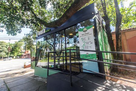 Casa de condomínio à venda com 570m², 4 quartos e 4 vagas Casa de condomínio à venda com 570m², 4 quartos e 4 vagasÁrea comum