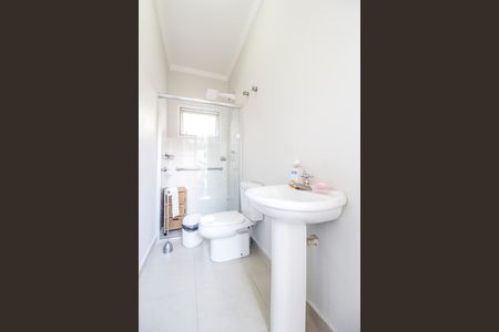 Casa de condomínio à venda com 570m², 4 quartos e 4 vagas Casa de condomínio à venda com 570m², 4 quartos e 4 vagasBanheiro