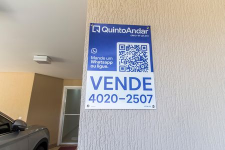 Casa de condomínio à venda com 570m², 4 quartos e 4 vagas Casa de condomínio à venda com 570m², 4 quartos e 4 vagasVista da Rua