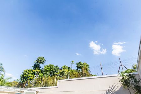 Casa de condomínio à venda com 570m², 4 quartos e 4 vagas Casa de condomínio à venda com 570m², 4 quartos e 4 vagasVista
