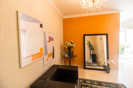Casa de condomínio à venda com 570m², 4 quartos e 4 vagas Casa de condomínio à venda com 570m², 4 quartos e 4 vagasHall de entrada