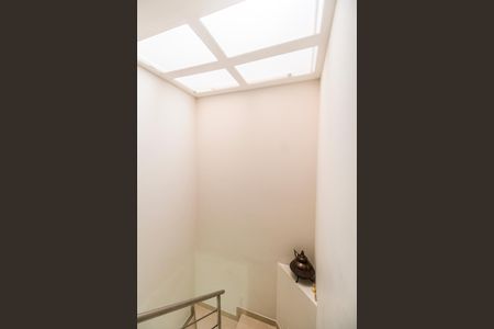 Casa de condomínio à venda com 570m², 4 quartos e 4 vagas Casa de condomínio à venda com 570m², 4 quartos e 4 vagaslava