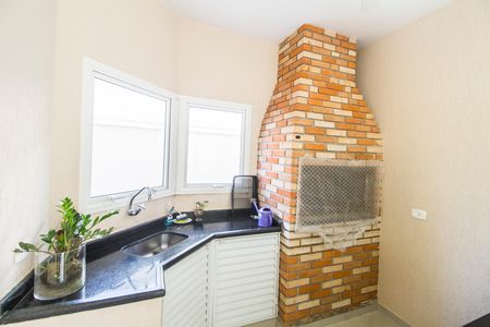 Casa de condomínio à venda com 570m², 4 quartos e 4 vagas Casa de condomínio à venda com 570m², 4 quartos e 4 vagasVaranda gourmet