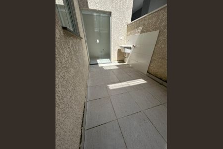 Casa à venda com 55m², 2 quartos e 1 vaga