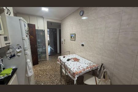 Casa à venda com 3 quartos, 186m² em Vila Curuçá, Santo André