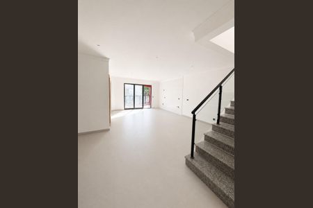 Casa à venda com 161m², 3 quartos e 2 vagas
