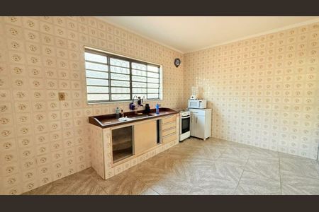 Casa à venda com 3 quartos, 110m² em Jardim Sabara, São Paulo