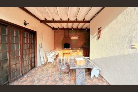 Casa à venda com 3 quartos, 110m² em Jardim Sabara, São Paulo