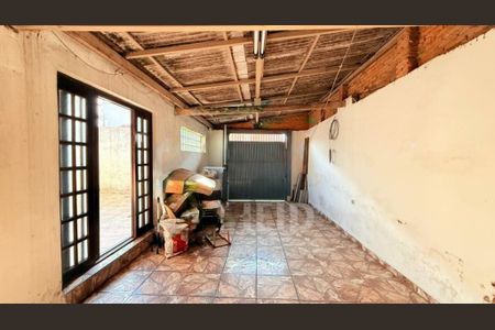 Casa à venda com 3 quartos, 110m² em Jardim Sabara, São Paulo