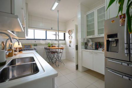 Apartamento à venda com 220m², 3 quartos e 4 vagas