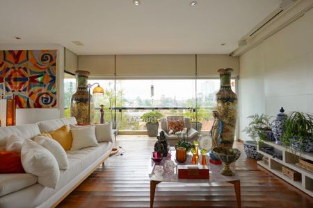 Apartamento à venda com 220m², 3 quartos e 4 vagas