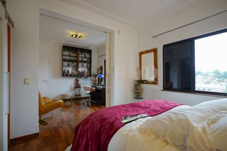 Apartamento à venda com 220m², 3 quartos e 4 vagas