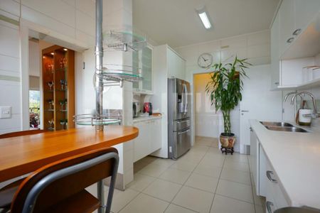 Apartamento à venda com 220m², 3 quartos e 4 vagas
