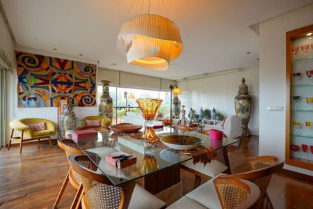 Apartamento à venda com 220m², 3 quartos e 4 vagas