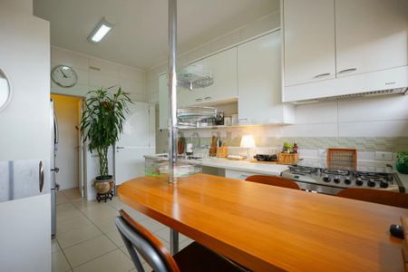 Apartamento à venda com 220m², 3 quartos e 4 vagas