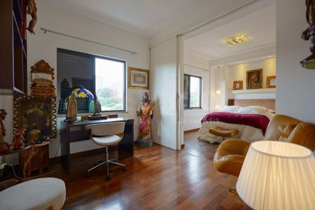 Apartamento à venda com 220m², 3 quartos e 4 vagas