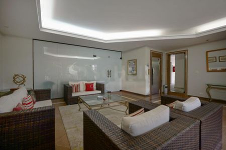Apartamento à venda com 220m², 3 quartos e 4 vagas