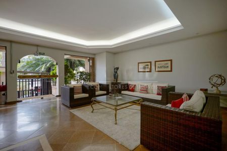 Apartamento à venda com 220m², 3 quartos e 4 vagas