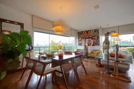 Apartamento à venda com 220m², 3 quartos e 4 vagas