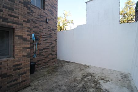 Casa para alugar com 60m², 2 quartos e sem vagaQuintal