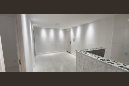 Sala de apartamento para alugar com 2 quartos, 45m² em Bom Pastor, Belford Roxo