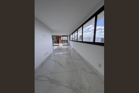 Apartamento à venda com 4 quartos, 250m² em Santa Rosa, Belo Horizonte