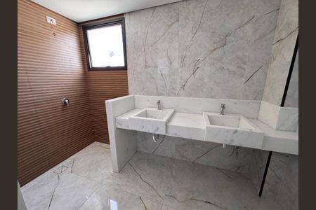 Apartamento à venda com 250m², 4 quartos e 4 vagas