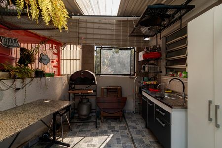 Casa à venda com 200m², 2 quartos e 3 vagas Casa à venda com 200m², 2 quartos e 3 vagasÁrea externa
