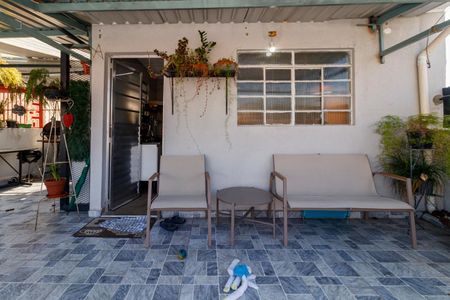 Casa à venda com 200m², 2 quartos e 3 vagas Casa à venda com 200m², 2 quartos e 3 vagasÁrea externa