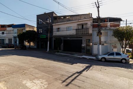 Casa à venda com 200m², 2 quartos e 3 vagas Casa à venda com 200m², 2 quartos e 3 vagasFachada