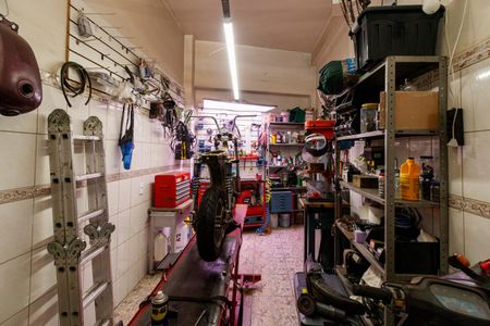 Casa à venda com 200m², 2 quartos e 3 vagas Casa à venda com 200m², 2 quartos e 3 vagasGaragem