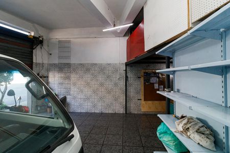 Casa à venda com 200m², 2 quartos e 3 vagas Casa à venda com 200m², 2 quartos e 3 vagasGaragem