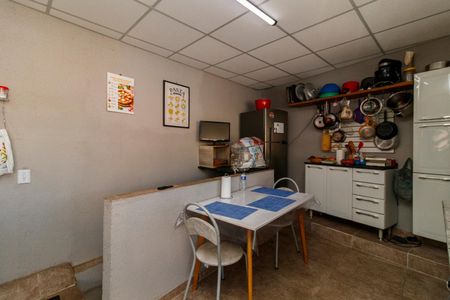 Casa à venda com 200m², 2 quartos e 3 vagas Casa à venda com 200m², 2 quartos e 3 vagasCozinha