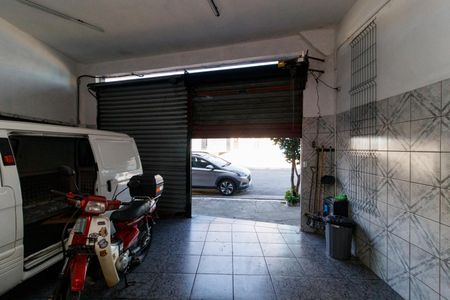 Casa à venda com 200m², 2 quartos e 3 vagas Casa à venda com 200m², 2 quartos e 3 vagasGaragem