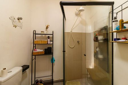 Casa à venda com 200m², 2 quartos e 3 vagas Casa à venda com 200m², 2 quartos e 3 vagasBanheiro