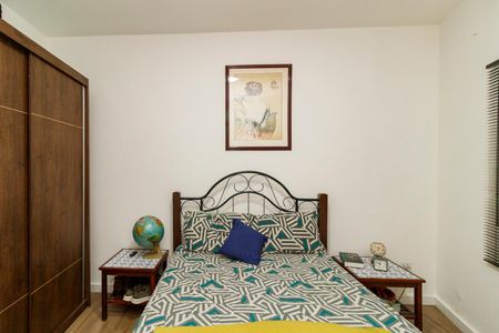 Casa à venda com 200m², 2 quartos e 3 vagas Casa à venda com 200m², 2 quartos e 3 vagasQuarto
