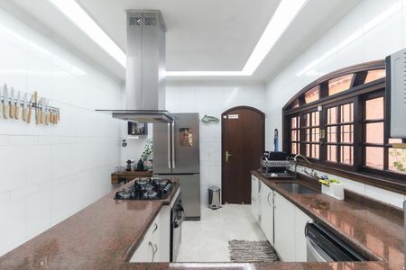 Casa à venda com 256m², 4 quartos e 5 vagasCozinha