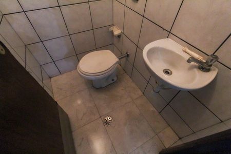 Casa à venda com 256m², 4 quartos e 5 vagasBanheiro da Garagem