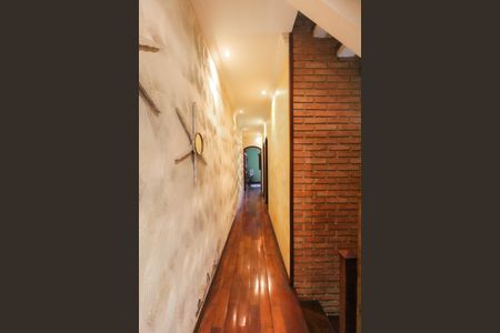 Casa à venda com 256m², 4 quartos e 5 vagasCorredor