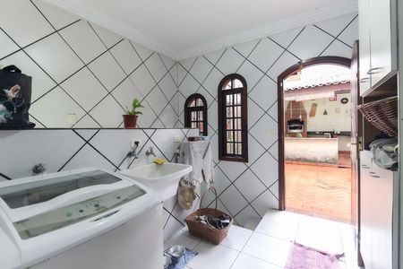 Casa à venda com 256m², 4 quartos e 5 vagasÁrea de Serviço