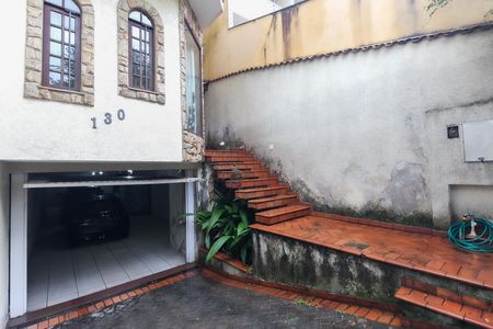 Casa à venda com 256m², 4 quartos e 5 vagasFachada