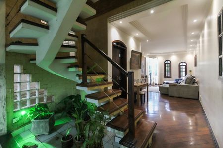 Casa à venda com 256m², 4 quartos e 5 vagasSala