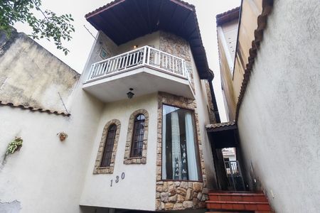 Casa à venda com 256m², 4 quartos e 5 vagasFachada