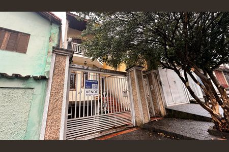Casa à venda com 256m², 4 quartos e 5 vagasFachada